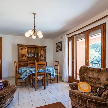 Banyuls-sur-mer: Spacious With Shared Pool * Banyuls-sur-Mer