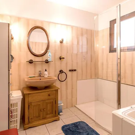 Banyuls-sur-mer: Spacious With Shared Pool