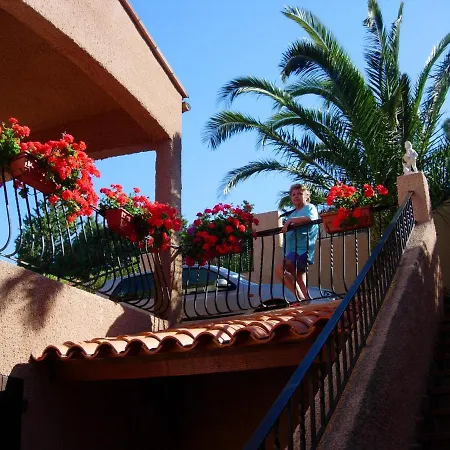 Banyuls-sur-mer: Spacious With Shared Pool Apartment *