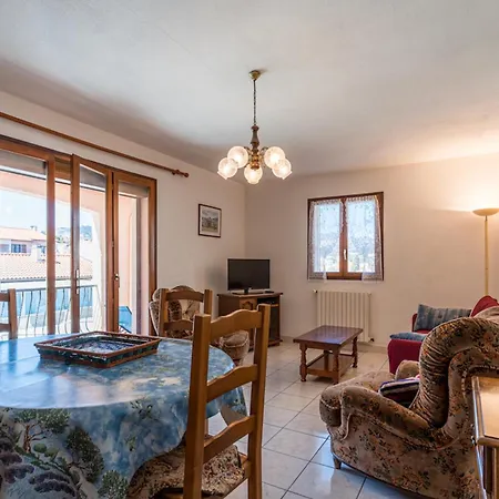 Apartamento Spacieux à Avec Piscine Partagée
