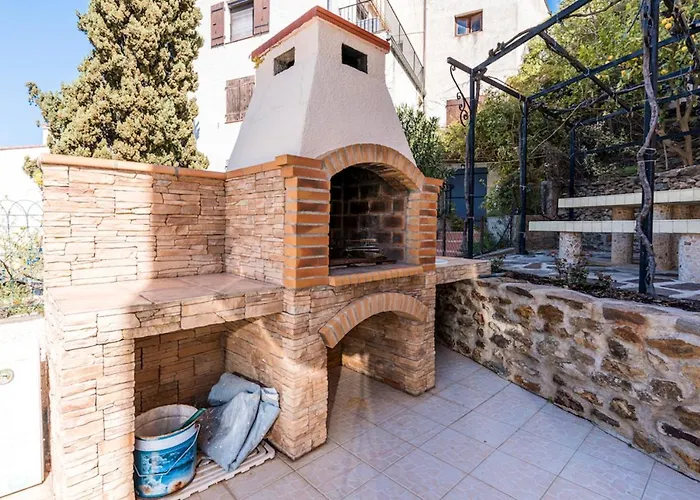 Spacieux A Avec Piscine Partagee